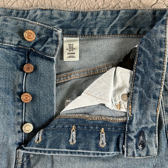 H&M Distressed Denim Mini Skirt - Picture 3 of 4
